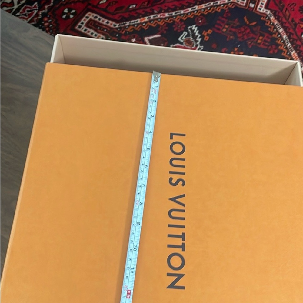 Louis Vuitton box